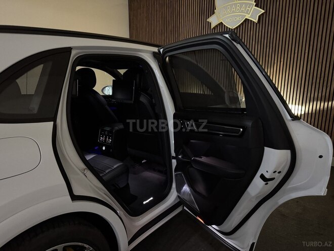 Porsche Cayenne Turbo 2018, 65,000 km - 4.0 l - Bakı