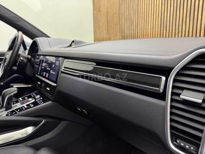 Porsche Cayenne Turbo 2018, 65,000 km - 4.0 l - Bakı