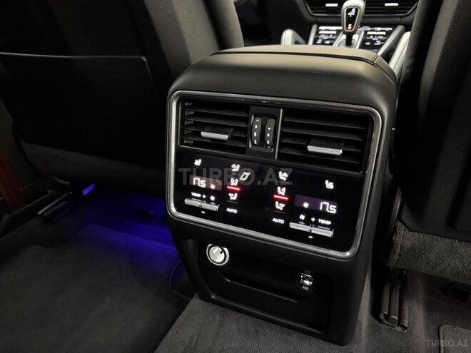 Porsche Cayenne Turbo 2018, 65,000 km - 4.0 l - Bakı
