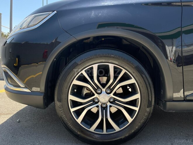 Mitsubishi Outlander 2015, 185,000 km - 2.4 л - Bakı