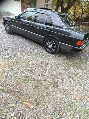 Mercedes 190 1992, 200,000 km - 2.0 l - Ağdam