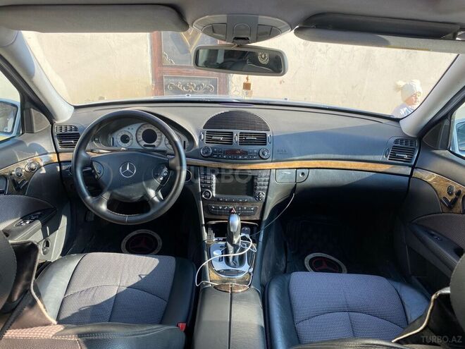 Mercedes E 260 2003, 301,000 km - 2.6 l - Bakı