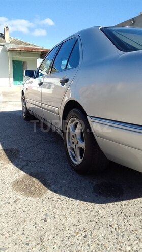 Mercedes E 320 1995, 389,000 km - 3.2 l - Bakı