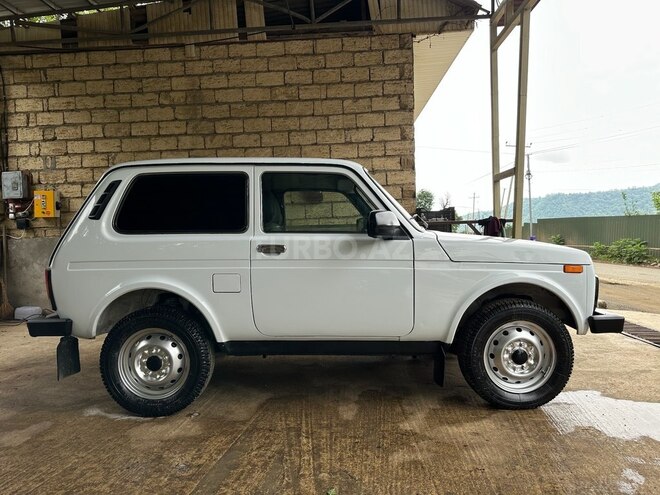 LADA (VAZ) Niva 2013, 220,000 km - 1.7 l - Astara