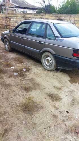 Volkswagen Passat 1993, 230,000 km - 1.8 l - Şəki