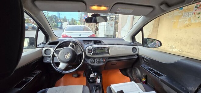 Toyota Yaris 2013, 205,000 km - 1.3 л - Bakı