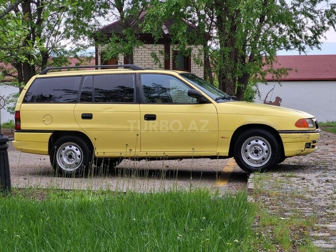 Opel Astra 1994, 350,000 km - 1.6 l - Qəbələ
