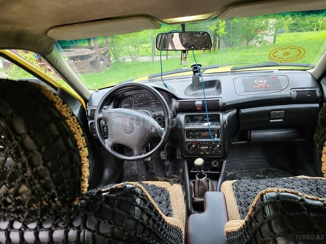Opel Astra 1994, 350,000 km - 1.6 l - Qəbələ