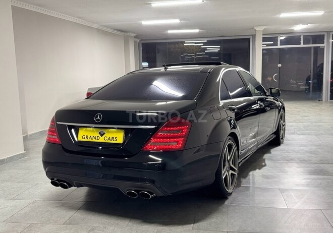 Mercedes S 550-11