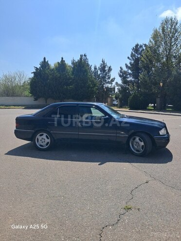 Mercedes C 200 1995, 333,333 km - 2.0 l - Saatlı