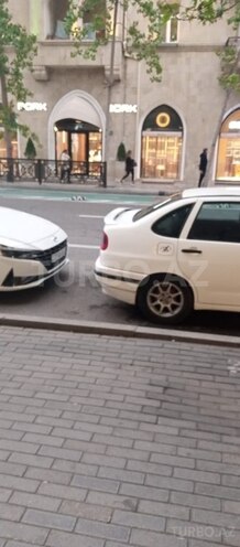 Volkswagen Polo 1995, 280,000 km - 2.0 l - Sumqayıt