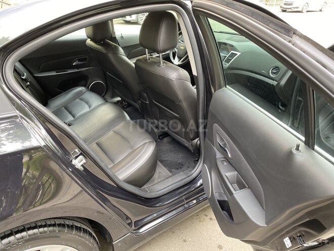 Chevrolet Cruze-13