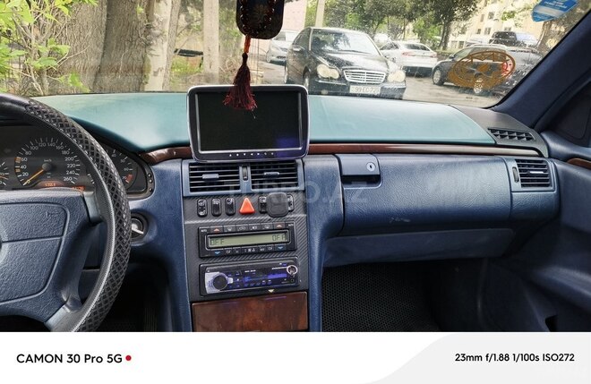 Mercedes E 320 1996, 165,000 km - 3.2 l - Bakı