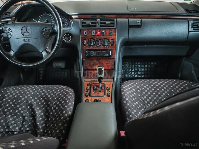 Mercedes E 200 2000, 256,000 km - 2.0 l - Gəncə