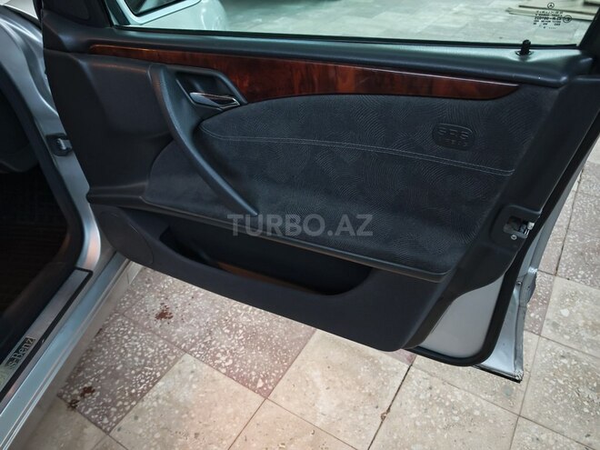Mercedes E 200 2000, 256,000 km - 2.0 l - Gəncə