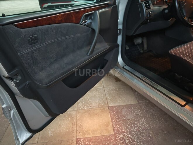 Mercedes E 200 2000, 256,000 km - 2.0 l - Gəncə