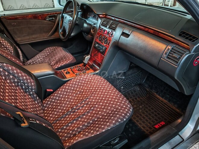 Mercedes E 200 2000, 256,000 km - 2.0 l - Gəncə