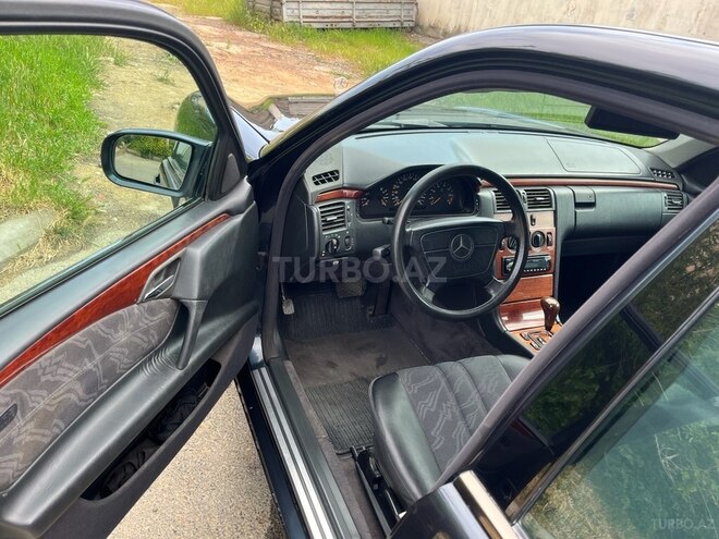 Mercedes E 240 1998, 287,000 km - 2.4 l - Bakı