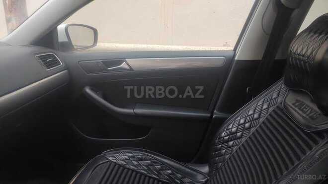 Volkswagen Jetta 2017, 241,402 km - 1.4 l - Bakı