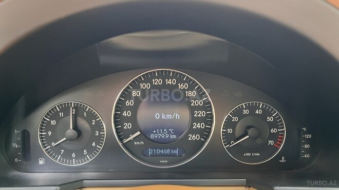Mercedes E 350 2006, 211,000 km - 3.5 l - Bakı