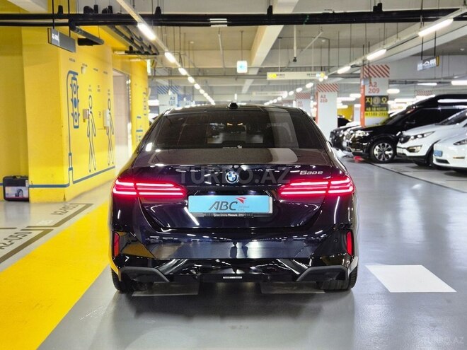 BMW 530e-7