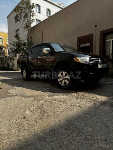 Mitsubishi L200 2011, 490,000 km - 2.5 l - Bakı