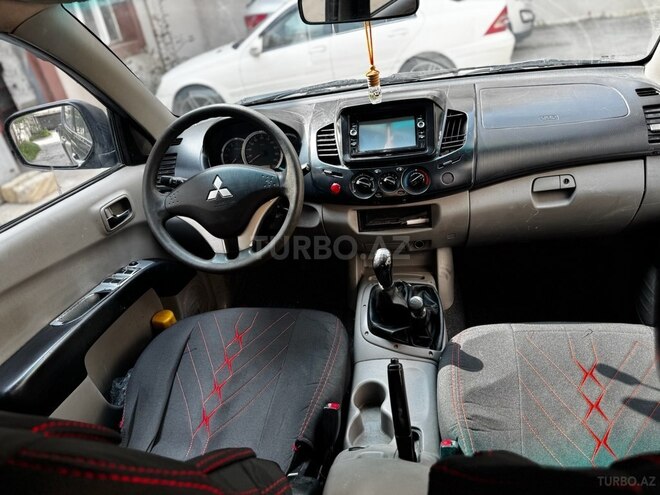 Mitsubishi L200 2011, 490,000 km - 2.5 l - Bakı