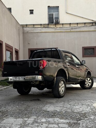 Mitsubishi L200 2011, 490,000 km - 2.5 l - Bakı