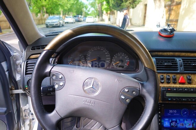 Mercedes E 240 1999, 277,000 km - 2.4 l - Gəncə