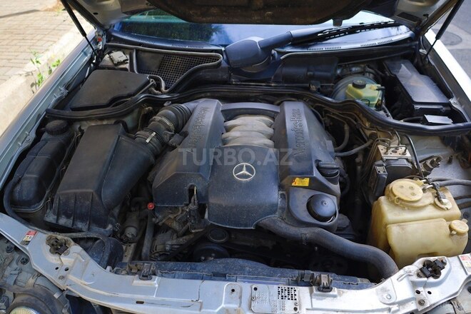 Mercedes E 240 1999, 277,000 km - 2.4 l - Gəncə
