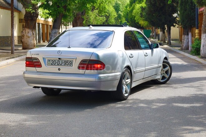 Mercedes E 240 1999, 277,000 km - 2.4 l - Gəncə