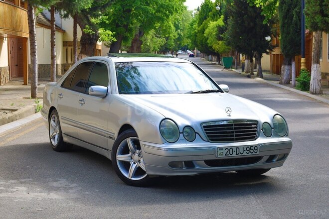 Mercedes E 240 1999, 277,000 km - 2.4 l - Gəncə