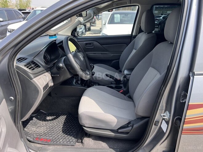 Mitsubishi L200 2019, 201,441 km - 2.5 л - Bakı