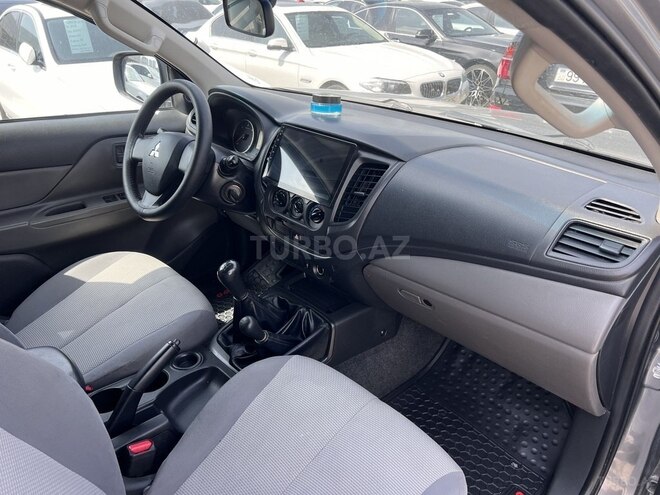 Mitsubishi L200 2019, 201,441 km - 2.5 л - Bakı