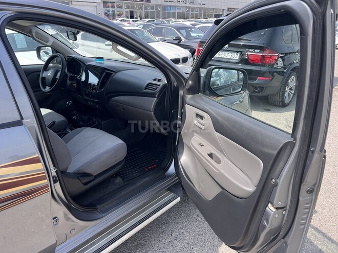 Mitsubishi L200 2019, 201,441 km - 2.5 л - Bakı