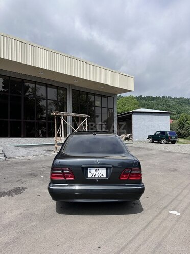 Mercedes E 270 2000, 332,000 km - 2.7 l - Astara