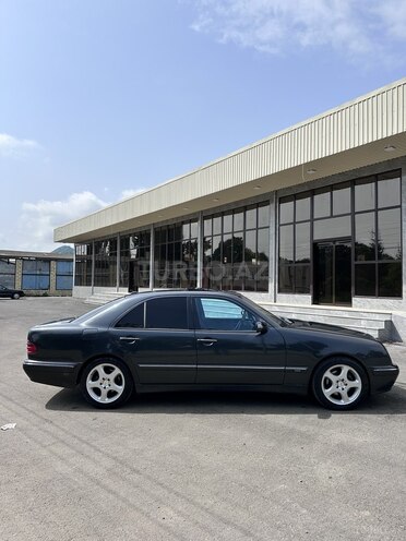 Mercedes E 270 2000, 332,000 km - 2.7 l - Astara