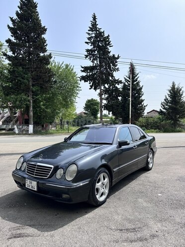 Mercedes E 270 2000, 332,000 km - 2.7 l - Astara