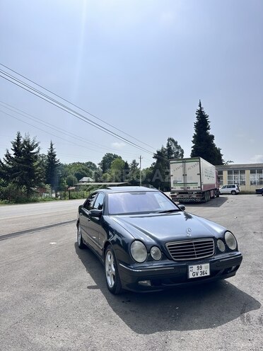 Mercedes E 270 2000, 332,000 km - 2.7 l - Astara