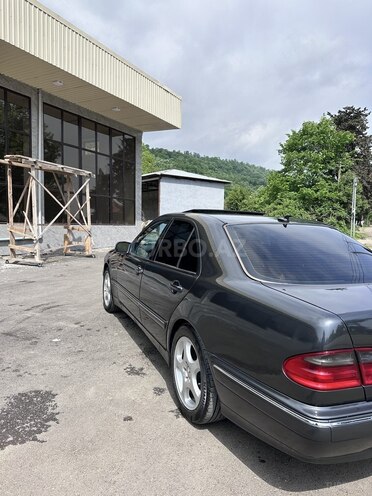 Mercedes E 270 2000, 332,000 km - 2.7 l - Astara