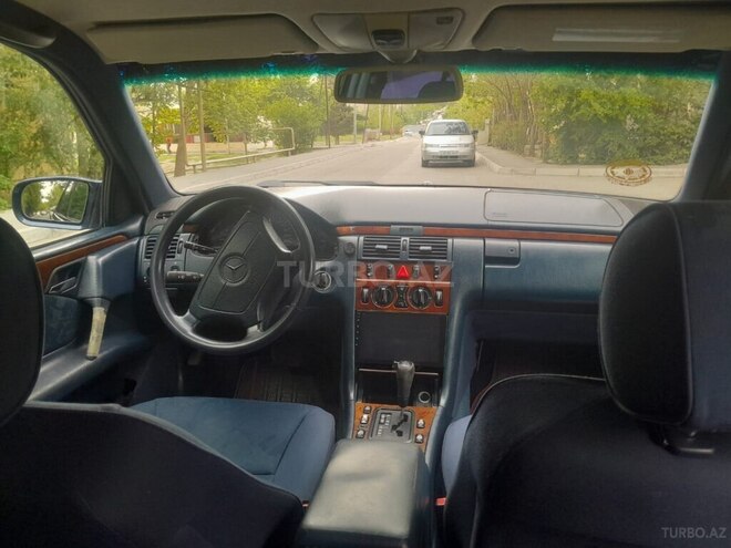Mercedes E 240 1998, 280,000 km - 2.4 l - Mingəçevir