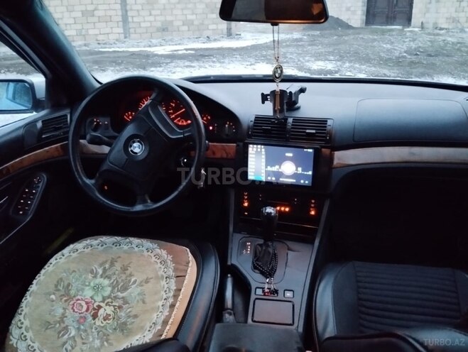 BMW 523 1998, 380,000 km - 2.5 l - Qusar