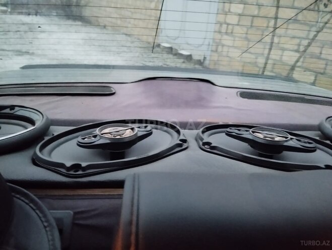 BMW 523 1998, 380,000 km - 2.5 l - Qusar