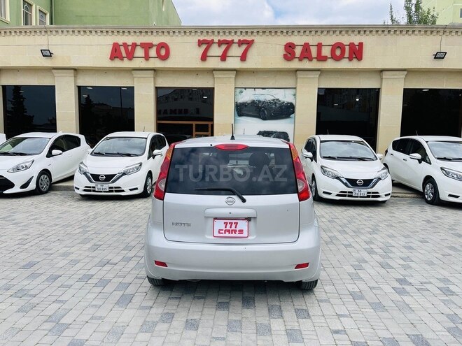 Nissan Note-7