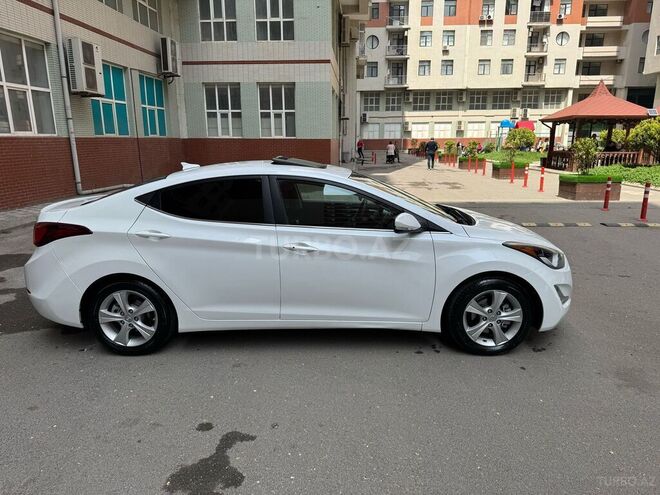 Hyundai Elantra 2015, 218,000 km - 1.8 л - Bakı