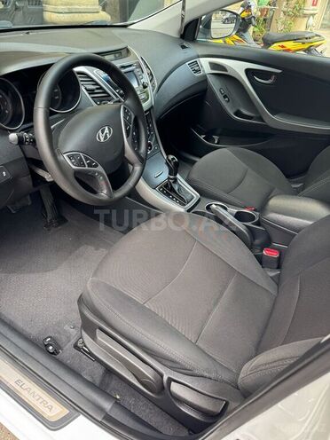 Hyundai Elantra 2015, 218,000 km - 1.8 л - Bakı