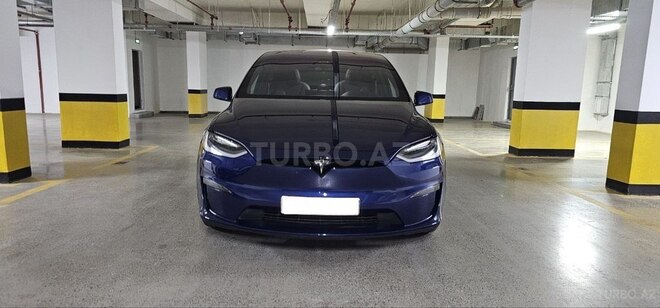 Tesla Model X-1