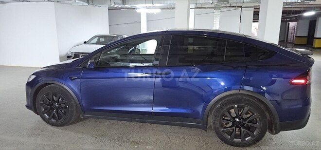 Tesla Model X-4