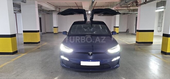 Tesla Model X-8