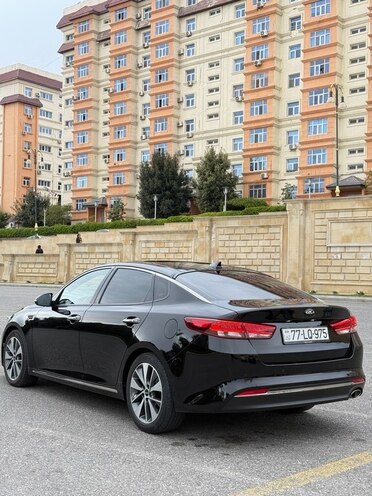 Kia K5-4